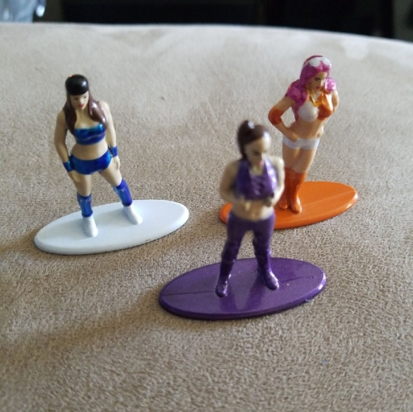 WWE Mini Metal Figurines - Picture 2 of 3